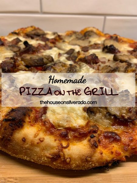 Homemade-Pizza-on-the-Grill