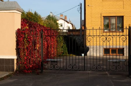  The-Best-Material-For-Your-Gates-for-your-driveway