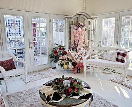 An-upside-down-Christmas-Tree-in-the-sunroom.