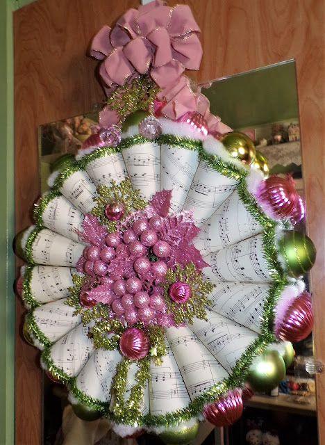 Debbie-Dabble-Wreath-of-Music-paper-and-christmas-decorations