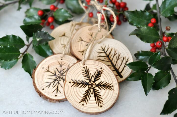 Wood-burned-wood-slice-christmas-ornaments.