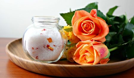 Natural-rose-petal-bath-salts