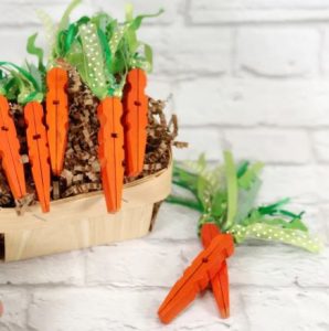  DIY-Dollar-Store-Clothes-Pin-Carrots-For-Easter.