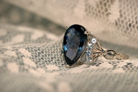 A-guide-to-choosing-and-caring-for-your-gemstone-ring