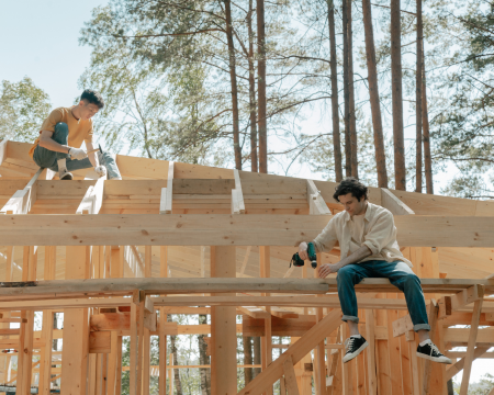 Building-a-house-there-will-always-be-trusses-used-in-construction-of-the-roof