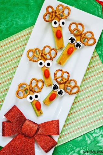 Healthy-Rudolph-Holiday-Pretzel-Appetizer