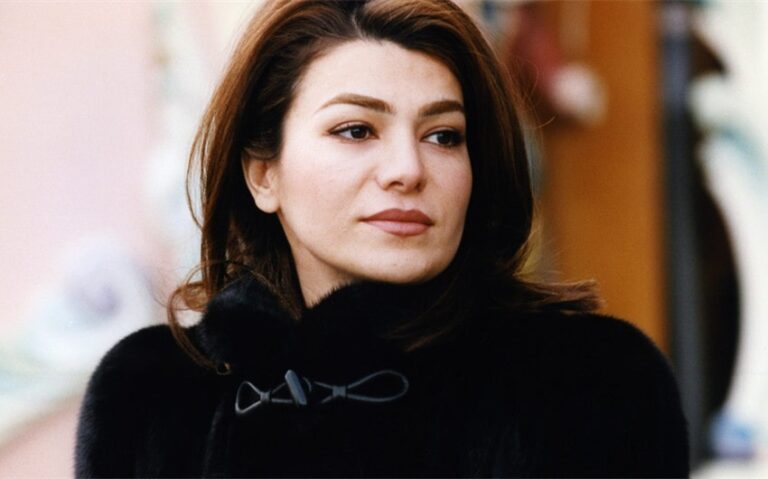 leila pahlavi husband